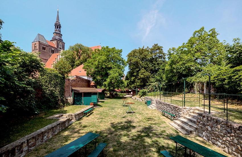 Schulzens Brauerei & Hotel Tangermunde Bagian luar foto